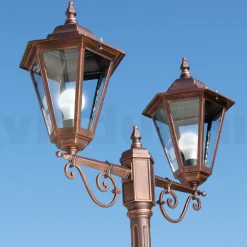 Viadurini Lighting Gartenlampion-221 cm hohe Gartenlampe aus Glas und 5 Aluminiumausführungen - Pinako