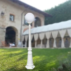 Viadurini Lighting Gartenlampion-145 cm hohe Straßenlaterne aus weißem Acryl und Aluminium, hergestellt in Italien - Trovabianco