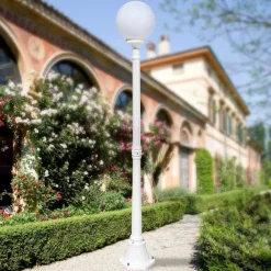 Viadurini Lighting Gartenlampion-172 cm hohe Straßenlaterne aus weißem Acryl und Aluminium, hergestellt in Italien - Trovabianco