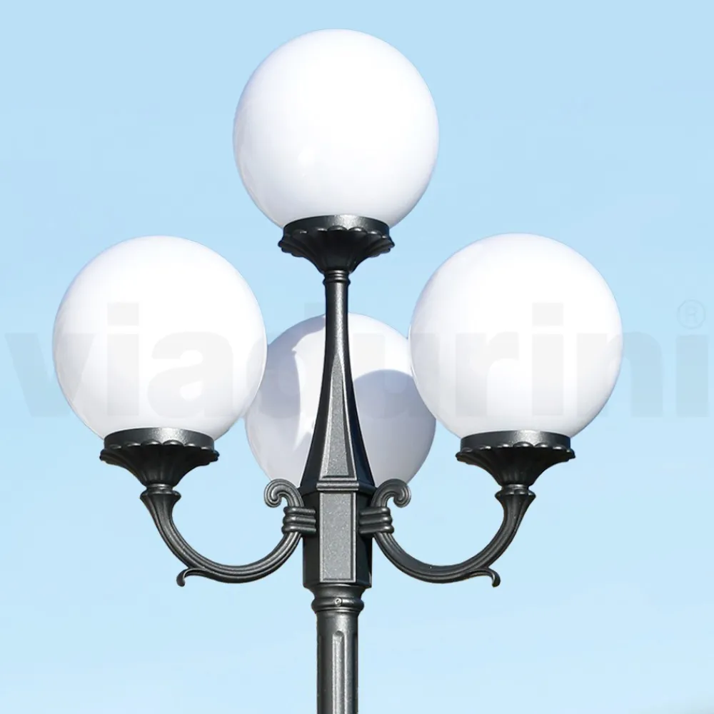 Viadurini Lighting Gartenlampion-270 cm hohe Straßenlaterne aus Acryl und anthrazitfarbenem Aluminium. Hergestellt in Italien - Trovaantracite