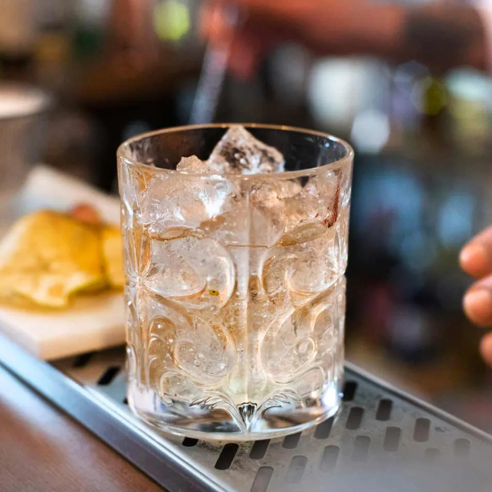 Viadurini Kitchen Italienisches Kristallgeschirr-12 doppelte altmodische Bechergläser aus luxuriösem Öko-Kristall - Destino