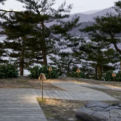 Viadurini Lighting Design Beleuchtung-Außenstehlampe aus Messing und Kupfer, hergestellt in Italien – Sword