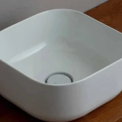 Viadurini Bathroom Farbige Waschbecken-Aufsatzwaschbecken aus Keramik, 37x37 cm, hergestellt in Italien, Star, modernes Design