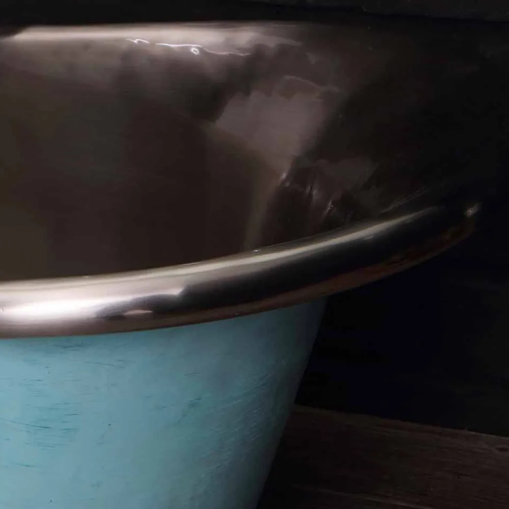 Viadurini Bathroom Kupferwaschbecken-Aufsatzwaschbecken aus weißem Eisen und Grünspan Cala