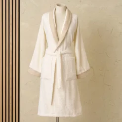 Viadurini Textile Bademäntel-Bademantel aus Baumwollfrottee mit Schalkragen und Leinenrüsche - Mellow