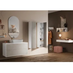 Viadurini Bathroom Badmöbel Hängend-Badezimmerkomposition mit Sockel aus Havanna-Stein, Spiegel und Waschbecken, hergestellt in Italien – Kilos