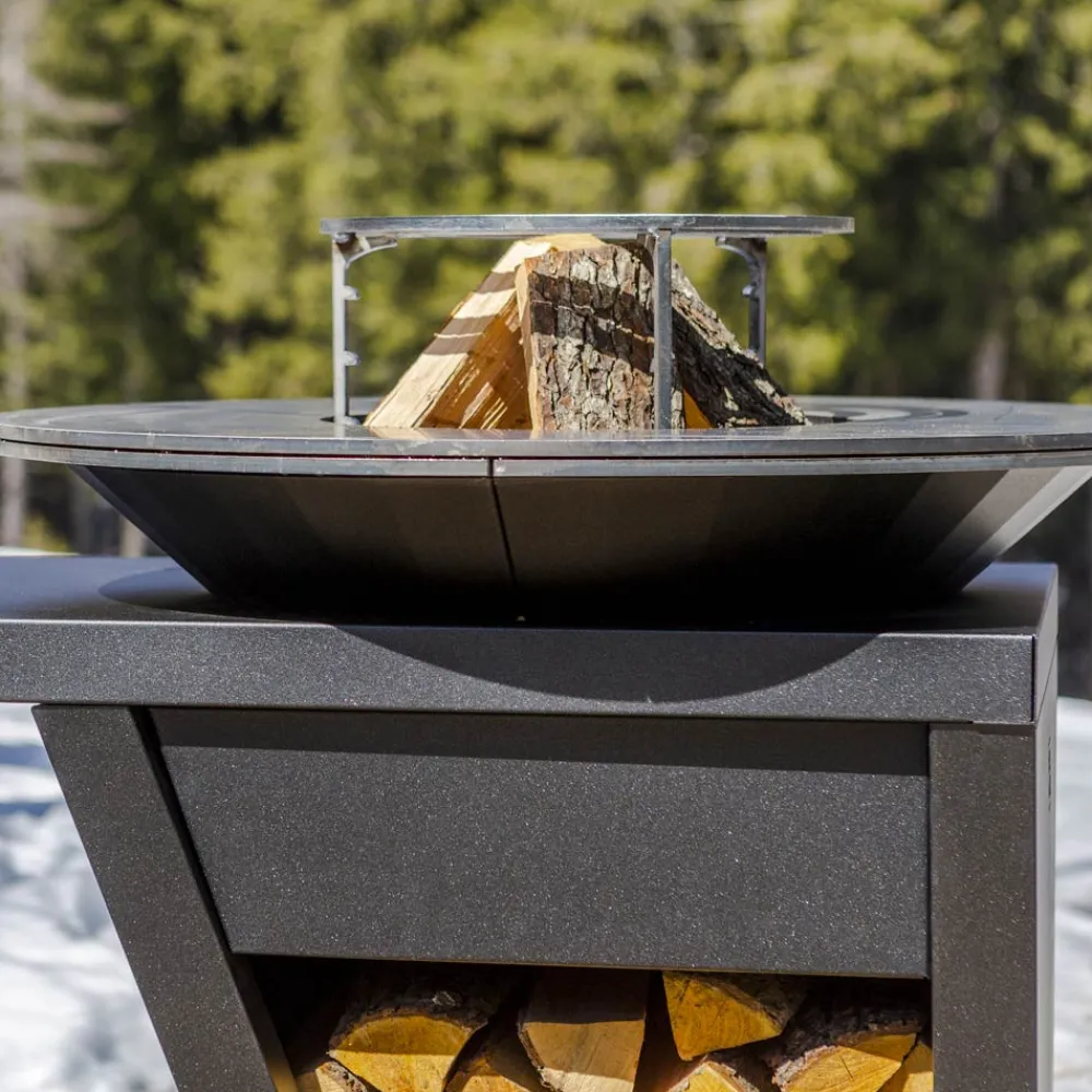 Viadurini in the Garden Holzofengrill-Barbecue mit Feuerbetrieb, Kochplatte und Holzhalterung - Giorgione