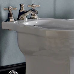 Viadurini Bathroom Bidet-Bidet in weißer oder schwarzer klassischer Keramik aus dem Boden Made in Italy - Marwa