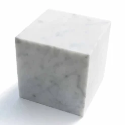 Viadurini Living Deko Artikel Und Wohnaccessoires-Briefbeschwerer im Würfel-Design aus satinweißem Carrara-Marmor Made in Italy - Qubo