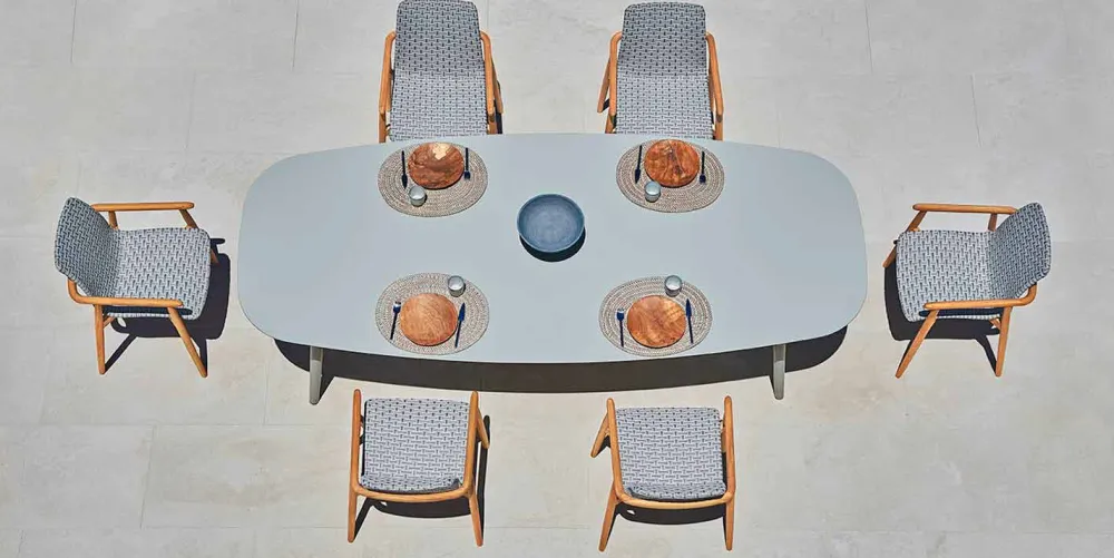 Varaschin Gartentische Fest-Design Gartentisch aus farbigem Aluminium Ellisse