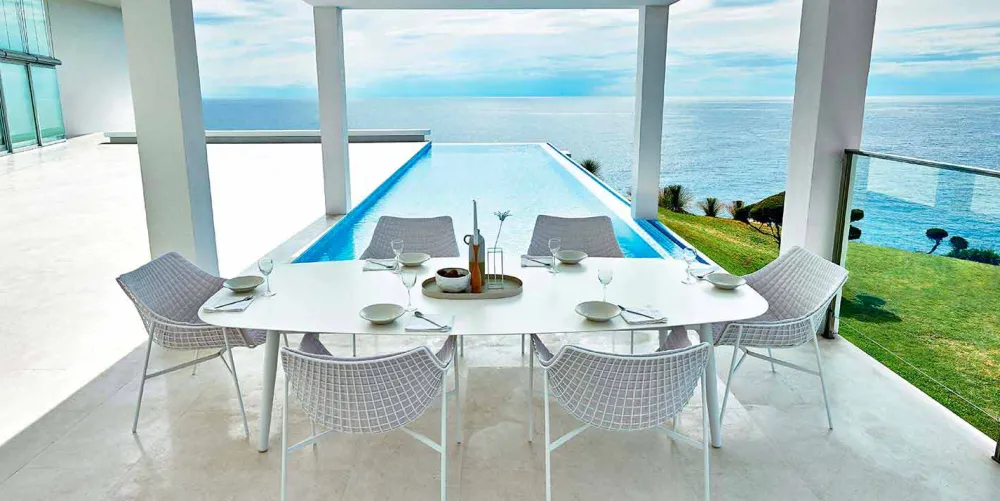 Varaschin Gartentische Fest-Design Gartentisch aus farbigem Aluminium Ellisse