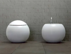 Viadurini Bathroom Wc-Design kugelförmige Toilettenvase aus Keramik Made in Italy Fanna