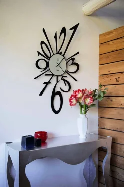 Viadurini Time Design Wanduhren-Design Wanduhr aus Eisen in schwarz oder aluminium Made in Italy - Oceano