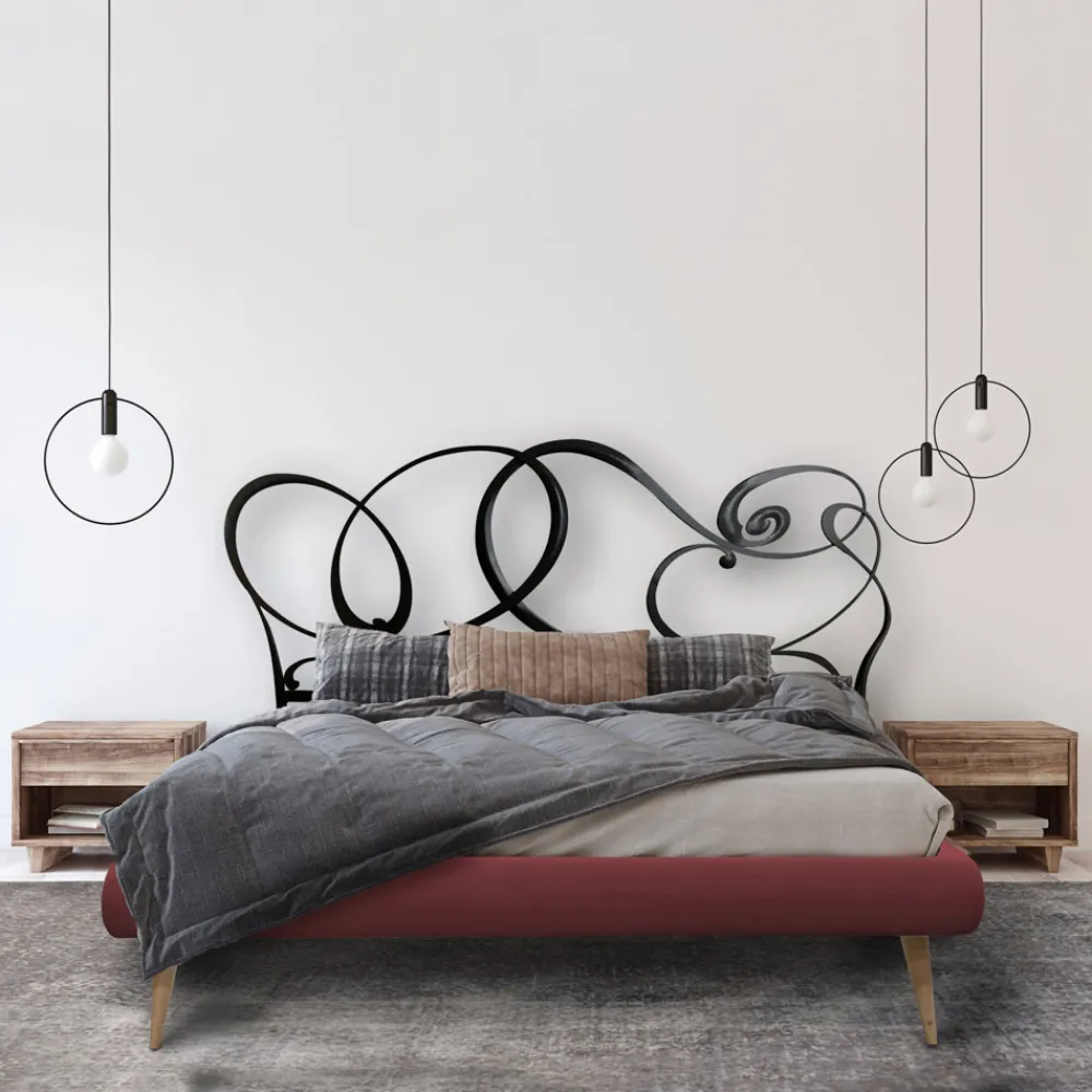 Viadurini Night Design Polsterbetten-Doppelbett mit Eisenkopfteil und gepolstertem Bettrahmen, hergestellt in Italien – Kenzo