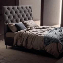 Viadurini Night Design Polsterbetten-Doppelbett 160x190 mit hohem und gestepptem Kopfteil Made in Italy - Sallie