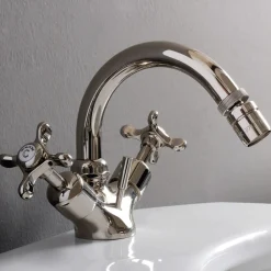 Viadurini Bathroom Bidetarmaturen-Einloch-Bidet aus schwerem Messing mit Ablaufgarnitur, hergestellt in Italien – Polignano