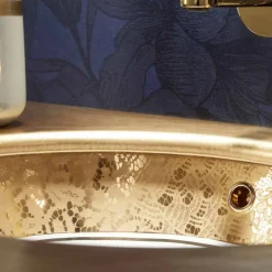 Viadurini Bathroom Waschbecken Aus Fire Clay-Einsatzwaschbecken Barock aus Fire Clay und 24k Gold handgemacht in Italien, Egeo