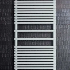 Viadurini Radiators Handtuchheizkörper Elektrisch-Elektrischer Handtuchwärmer mit Struktur aus Kohlenstoffstahl, hergestellt in Italien – Creme