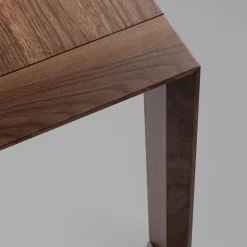 Viadurini Living Esstische Nach Mass|Esstische-Fester Tisch mit abgeschrägter Platte aus Canaletto-Walnuss, hergestellt in Italien – Caspian