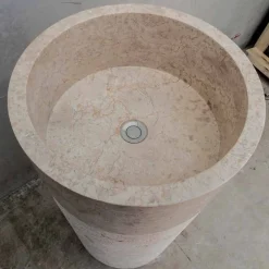 Viadurini Bathroom Steinwaschbecken-Freistehendes Badezimmer-Waschbecken in Marmor-Elfenbein-Finish Zylindrische Form - Cremino