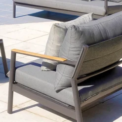 Viadurini in the Garden Garten Lounge Set-Gartenlounge mit 2 Sesseln, 1 Sofa und 1 Aluminiumtisch - Minni