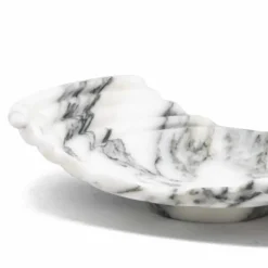 Viadurini Kitchen Küchenzubehör-Gebogenes dekoratives Tablett aus Arabescato-Marmor Made in Italy - Clifton