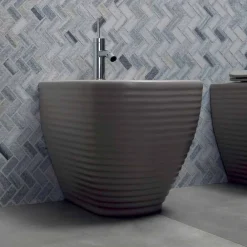 Viadurini Bathroom Bidet-Gemahlenes Bidet aus weißer oder farbig glasierter Keramik Trabia