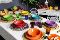 Viadurini Kitchen Teller Set-Geschirr mit farbigen Tellern 18 Stück in modernem Steinzeug - Abruzzen