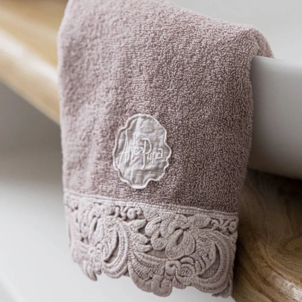 Viadurini Textile Handtücher-Gesichts- und Gästetücher und Badetuch aus Baumwolle Terry und Armonia Lace - Frollo