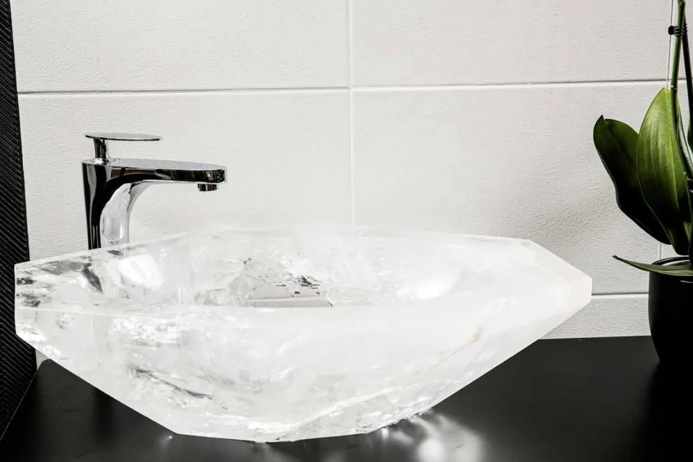 Viadurini Bathroom Steinwaschbecken-Handgearbeitetes Aufsatzwaschbecken aus Bergkristall - Falvaterra