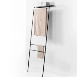 Viadurini Bathroom Badetuchhalter-Handtuchhalter aus Metall mit drei Stangen und einer Hutablage - Wanda