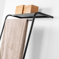 Viadurini Bathroom Badetuchhalter-Handtuchhalter aus Metall mit drei Stangen und einer Hutablage - Wanda