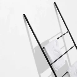 Viadurini Bathroom Badetuchhalter-Handtuchleiter in modernem Design aus weißem oder schwarzem Metall - Oppalà