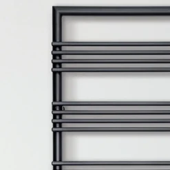 Viadurini Radiators Handtuchheizkörper Wasser-Handtuchwärmer aus Stahl mit hydraulischem System, hergestellt in Italien – Rum