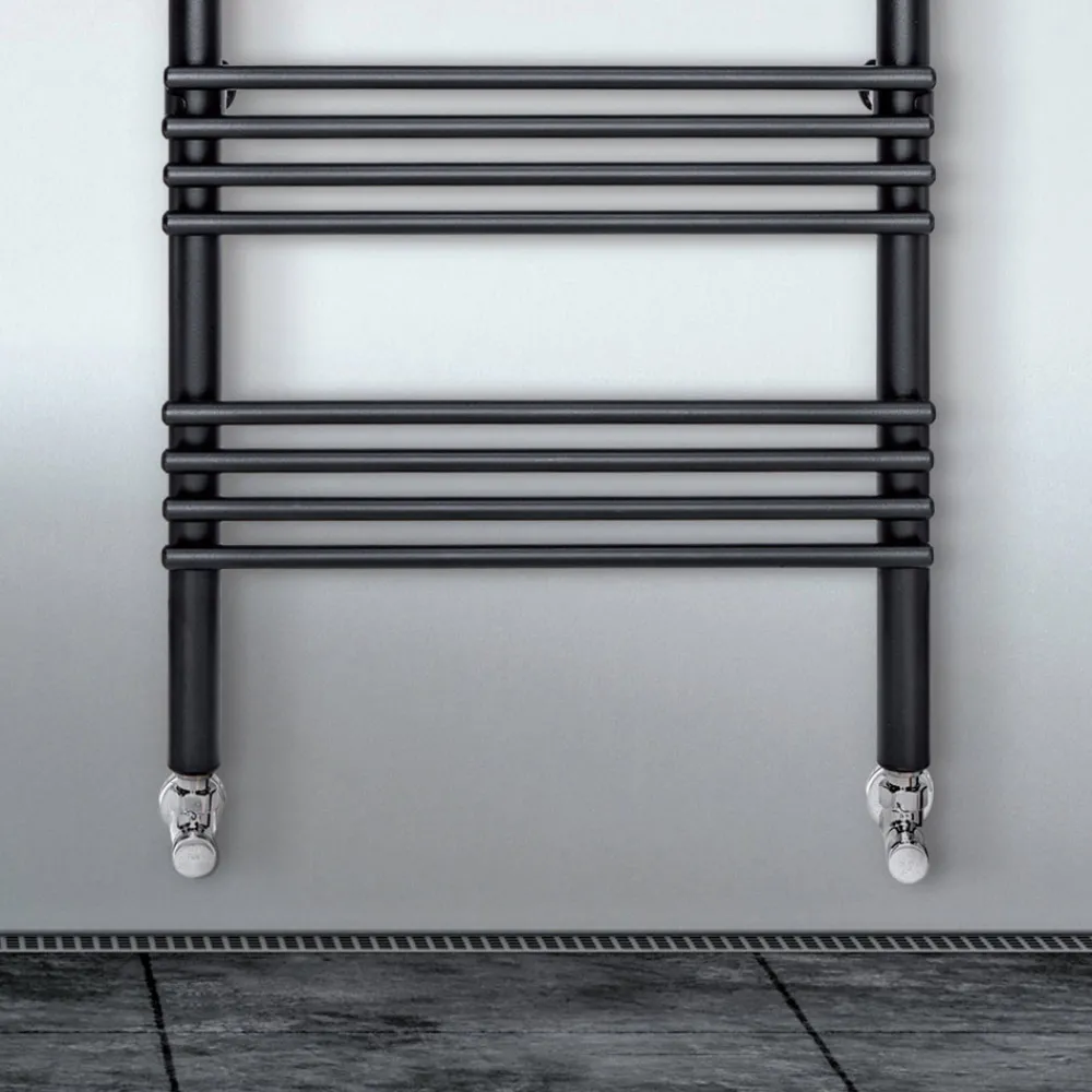 Viadurini Radiators Handtuchheizkörper Wasser-Handtuchwärmer aus Stahl mit hydraulischem System, hergestellt in Italien – Rum