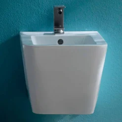 Viadurini Bathroom Bidet-Hängendes Bidet aus Keramik, Design Sun Square 55x35cm, made in Italy