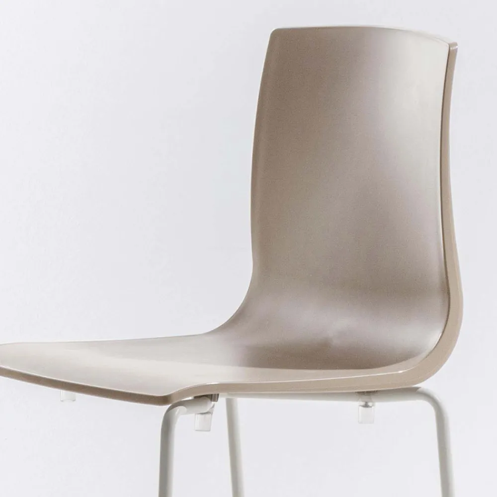 Viadurini Living Küchenhocker-Hoch stapelbarer Polypropylen-Hocker mit Metallbasis, 2 Stück - Kiara