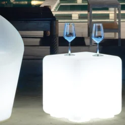 Viadurini in the Garden Gartenideen-Hocker Garten-Couchtisch aus farbigem Polyethylen Made in Italy - Colores