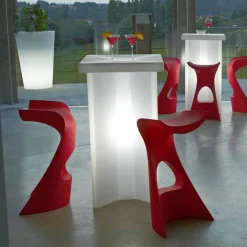 SLIDE Outdoor Hocker-Hoher farbiger Hocker Koncord für den Außen- / Innenbereich, hergestellt in Italien