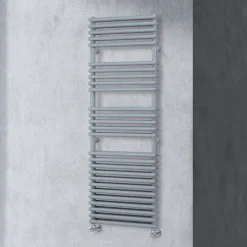 Viadurini Radiators Handtuchheizkörper Wasser-Hydraulischer Handtuchwärmer mit 4 Reihen horizontaler Elemente, hergestellt in Italien – Meringue
