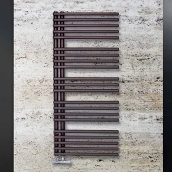 Viadurini Radiators Handtuchheizkörper Wasser-Hydraulischer Handtuchwärmer aus Kohlenstoffstahl, hergestellt in Italien – Sauerkirschen