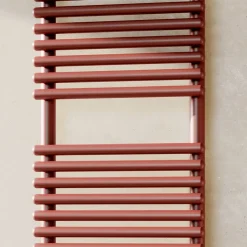 Viadurini Radiators Handtuchheizkörper Wasser-Hydraulischer Handtuchwärmer aus Kohlenstoffstahl Rost Made in Italy - Coccola