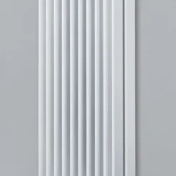 Viadurini Radiators Heizkörper Hydraulisch-Hydraulischer Heizkörper mit flachen Elementen aus verkehrsweißem Stahl – Pflaume