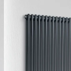 Viadurini Radiators Heizkörper Hydraulisch-Hydraulischer Heizkörper mit doppelter Reihe vertikaler Elemente, hergestellt in Italien – Pasticcio