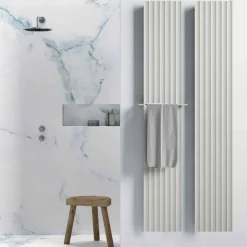 Viadurini Radiators Heizkörper Hydraulisch-Hydraulischer Wandkühler mit modernem Design bis zu 700 W - 100 Leitungen