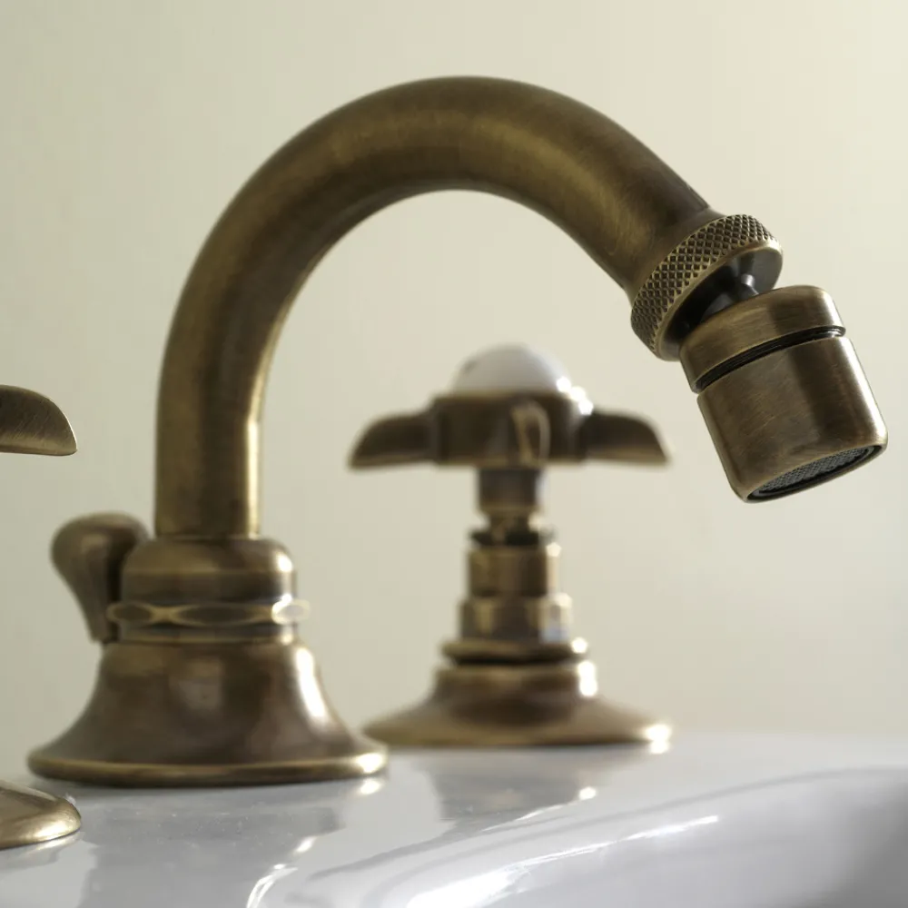 Viadurini Taps Bidetarmaturen-Klassische 3-Loch-Bidetbatterie aus Messing und Schmetterlingsgriffen - Miriano