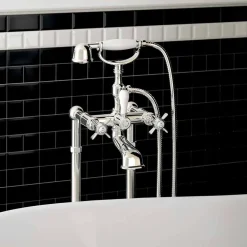 Viadurini Taps Badewannearmaturen-Klassischer Bodenmischer für Badewanne Made in Italy Messing - Omidio
