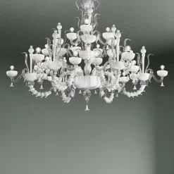 Viadurini Lighting Klassische Kronleuchter-Kronleuchter mit 27 Lichtern aus weißem Venedig Glas, handgefertigt in Italien - Regina