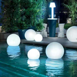 Viadurini Lighting Design Beleuchtung-Kugelförmige Außenlampe aus weißem Polyethylen Made in Italy - Nelida