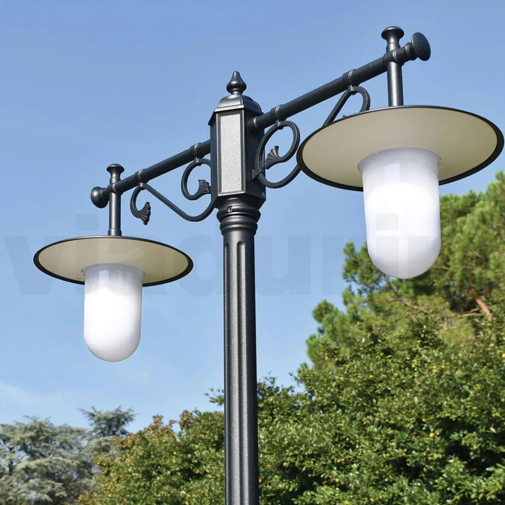 Viadurini Lighting Gartenlampion-Laternenpfahl 2 Lichter im Vintage-Stil aus grauem Aluminium, hergestellt in Italien – Belen